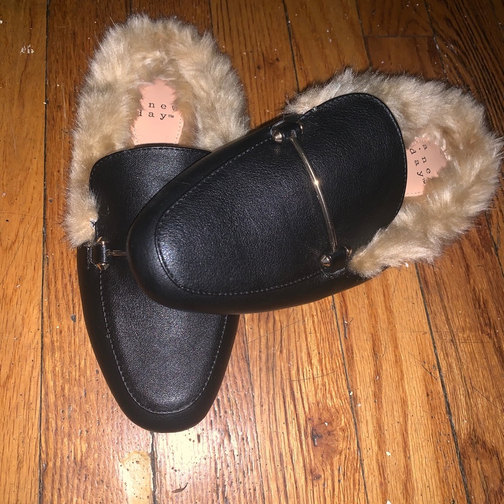 Brand new Black with faux hue lining mules
